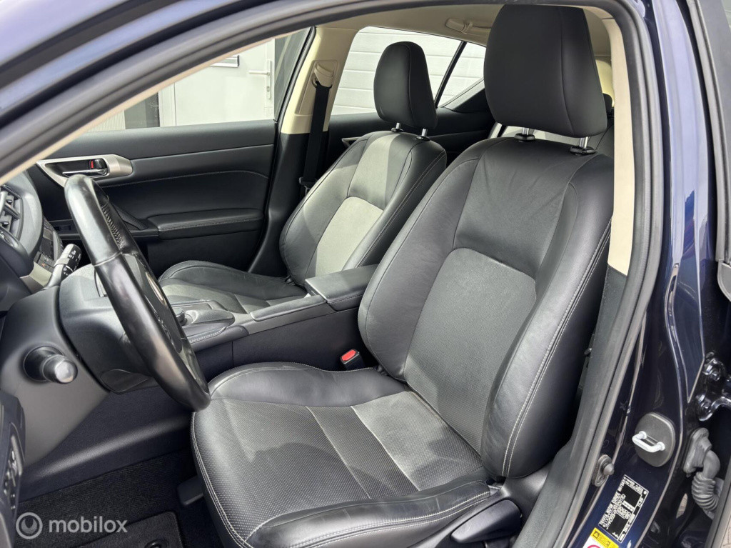 Lexus Ct 200h luxury line