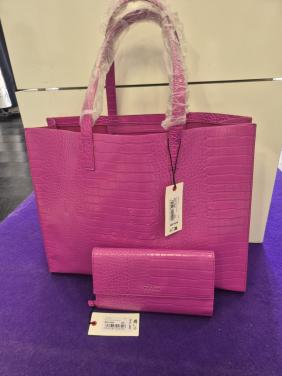 Nieuwe travelwallet van Ted Baker