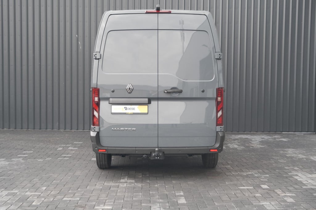 Renault Master t35 2.0 dci 150 l2h2 extra | trekhaak | camera | vloerplaat 