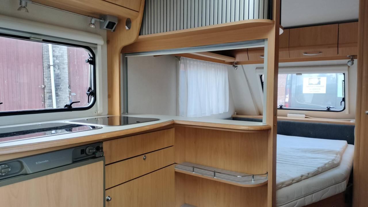 Beyerland 460 met voortent en luifel