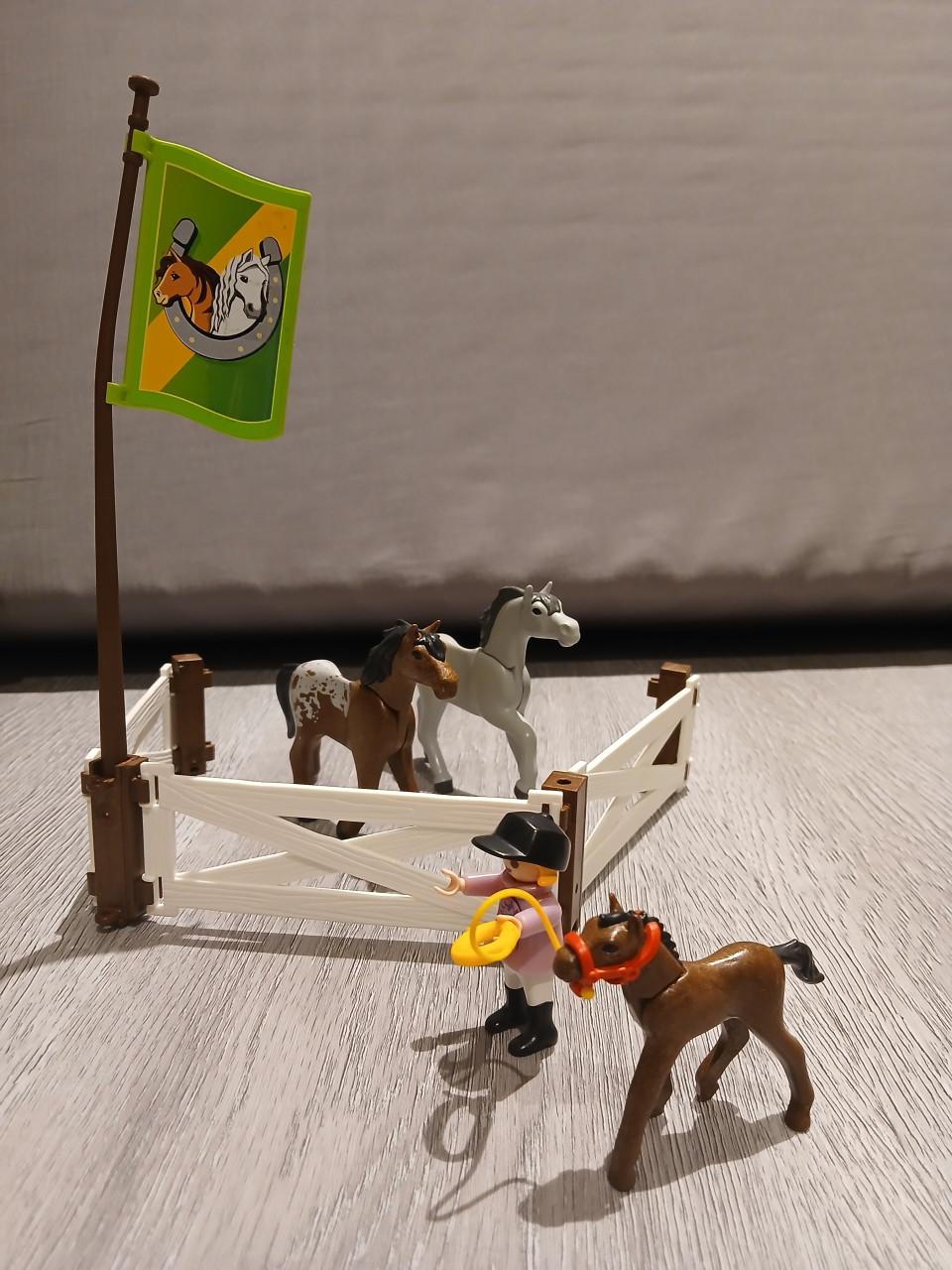 4 x playmobil: ponyweide paardenkoets verzorgpony 9 paarden!