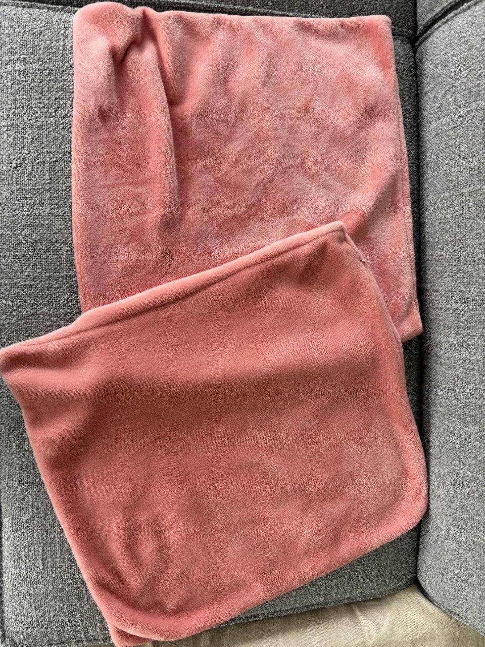 Te koop: 2 kussens