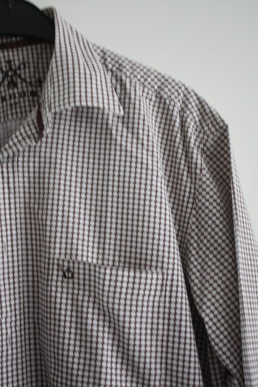 Bruin met witte stippenoverhemd maat 41