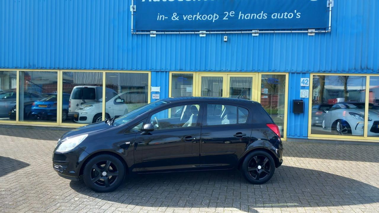 Opel Corsa 1.2 16v Enjoy 5deurs bj:2007 airco lm-velgen i.z.g.st