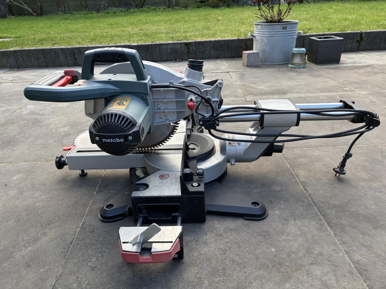 Metabo KGS 254 M Afkortzaag