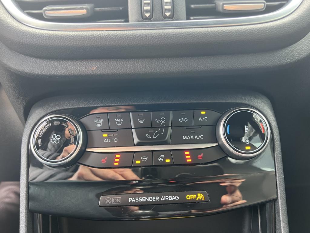 Ford Puma 1.0i ecoboost hybrid 125pk st-line x , voorruitverwarming , stoel