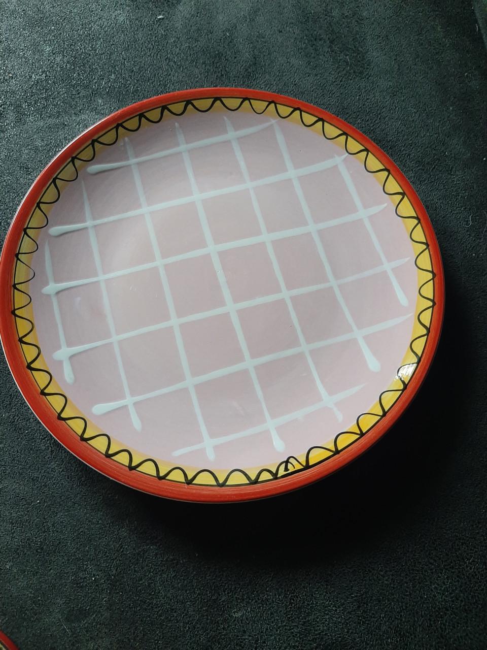 Grote theekom en bordje even bijkletsen blond amsterdam