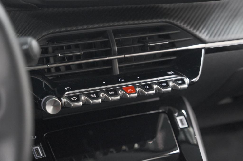 Peugeot 208 puretech 100 allure | apple carplay | parkeersensoren | climate