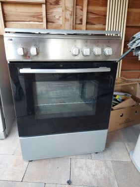 4 pits gasfornuis met oven en vaatwasser
