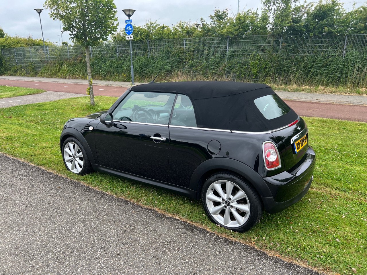 Prachtige Mini One Cabriolet uit 2012 met slechts 114.000 km