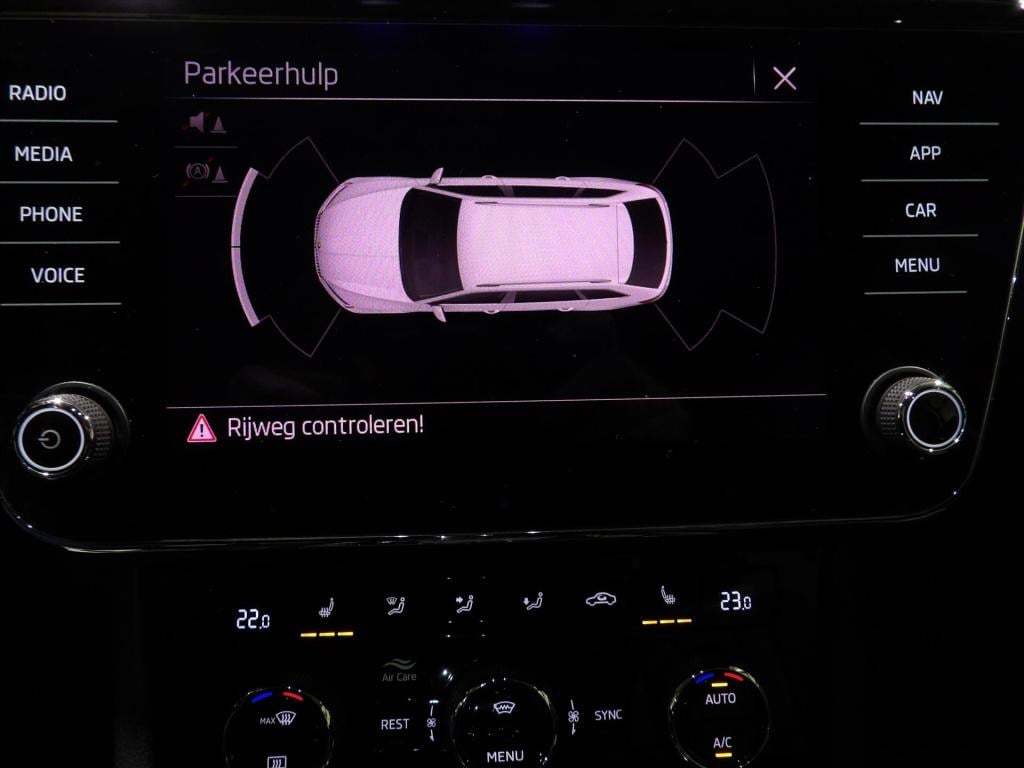 Skoda Superb combi 1.4 tsi phev 217pk dsg l&k