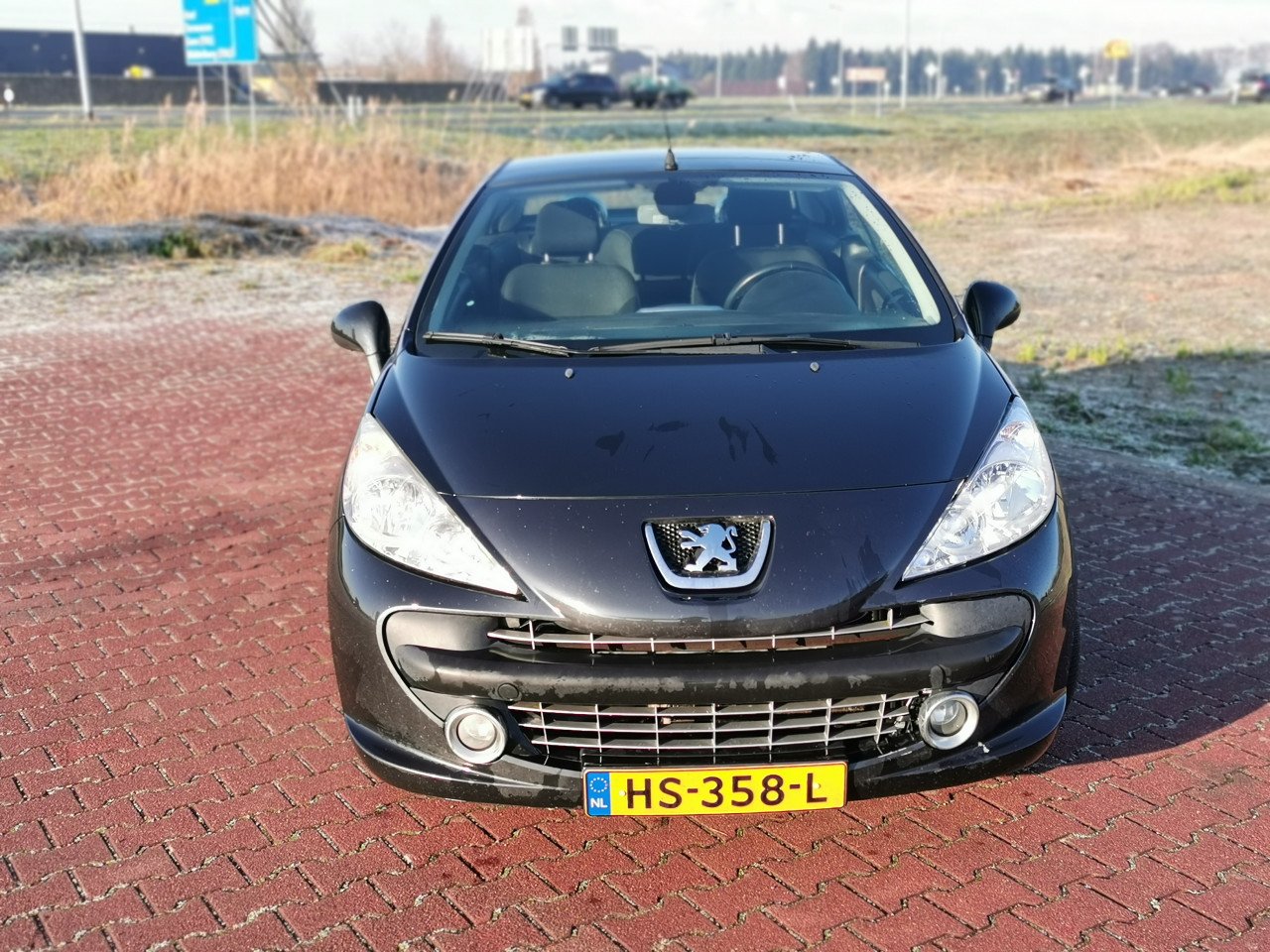 Nette Cabrio Peugeot 207 Nieuwe APK tot maart 2026