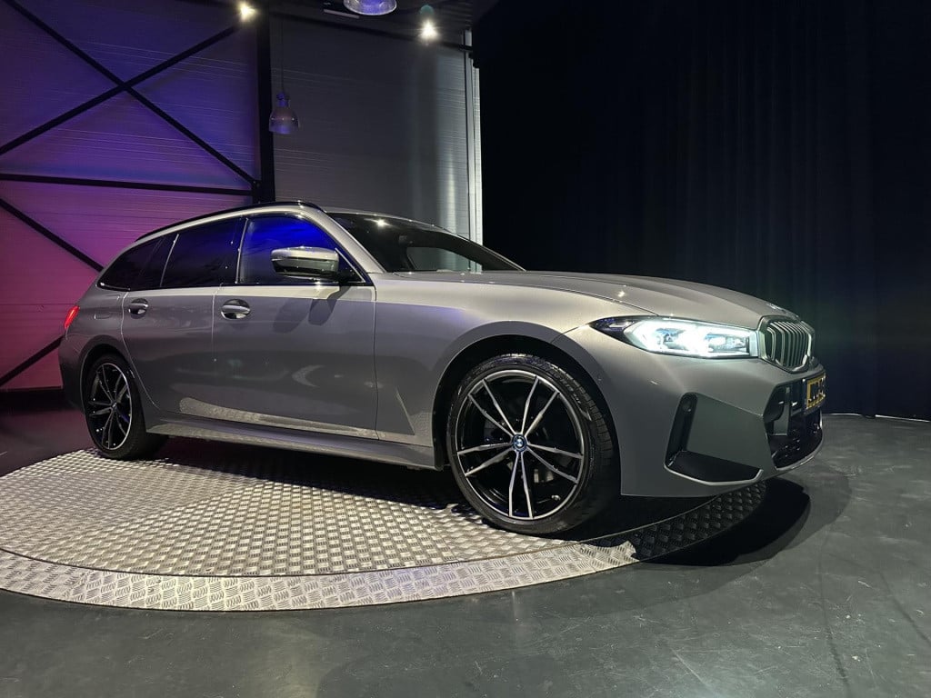 BMW 3-serie touring 330e xdrive *pano*360camera*sportstoelen*laser*