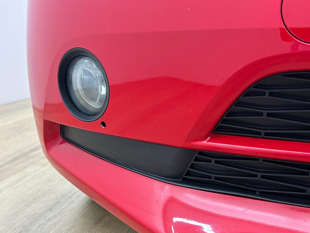 Seat Mii occasion 1.0 style sport | rood | tweedehands seat mii | airco | c
