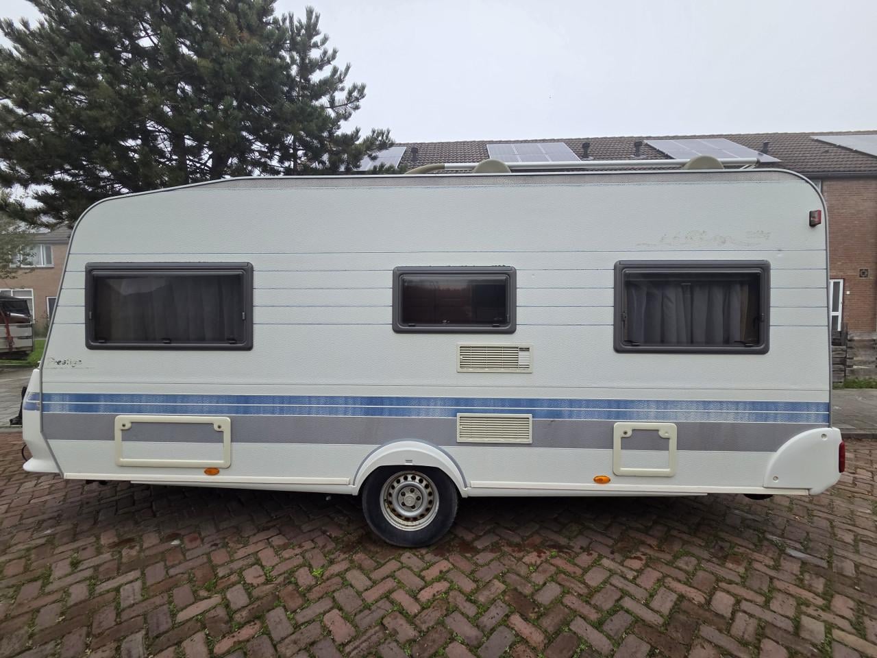 Hobby prestige 495 met voortent