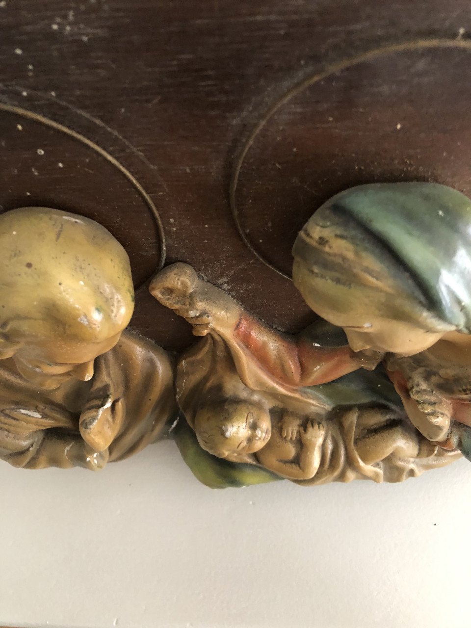 Zeer mooi oud brocante heilig familie wandbeeld van gips