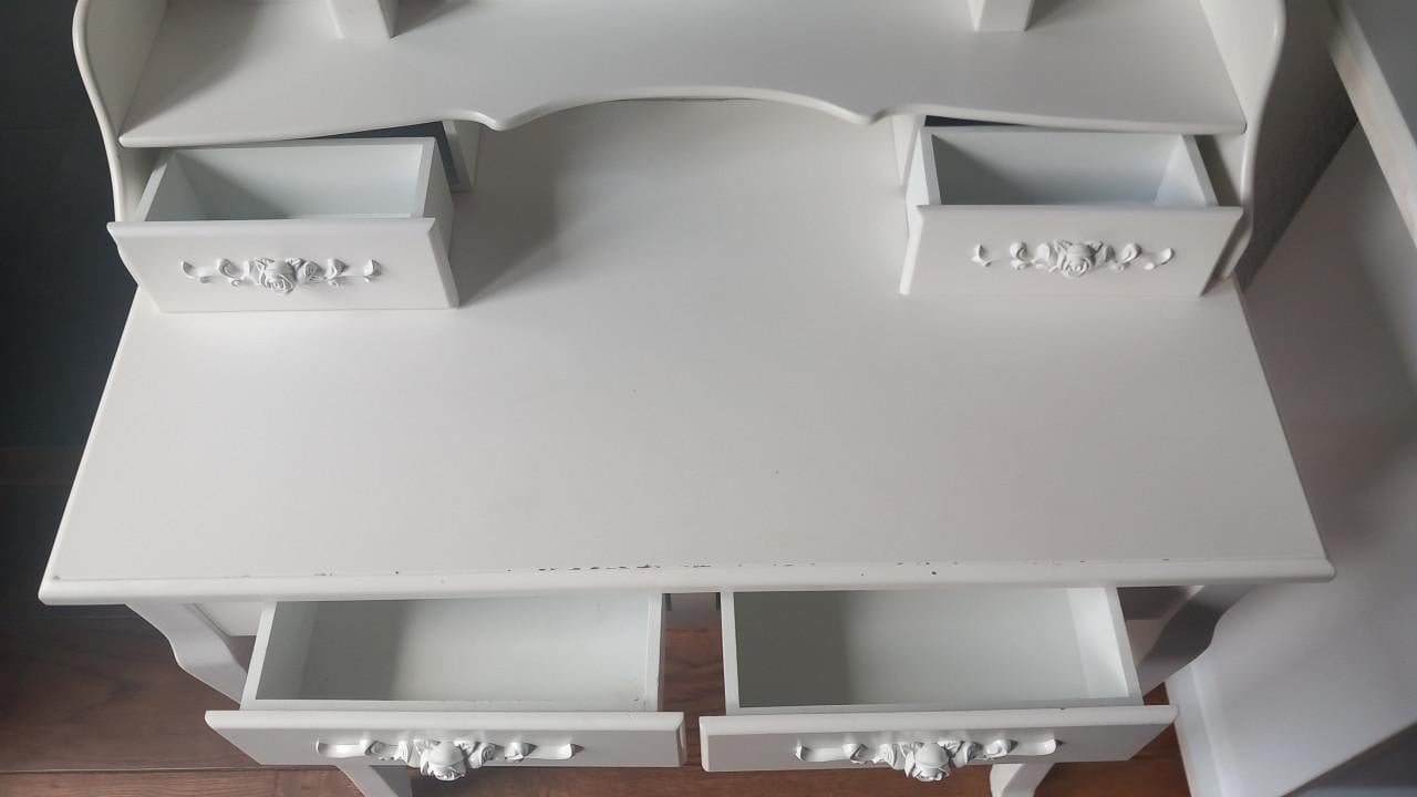 Te koop: (make-up) kaptafel