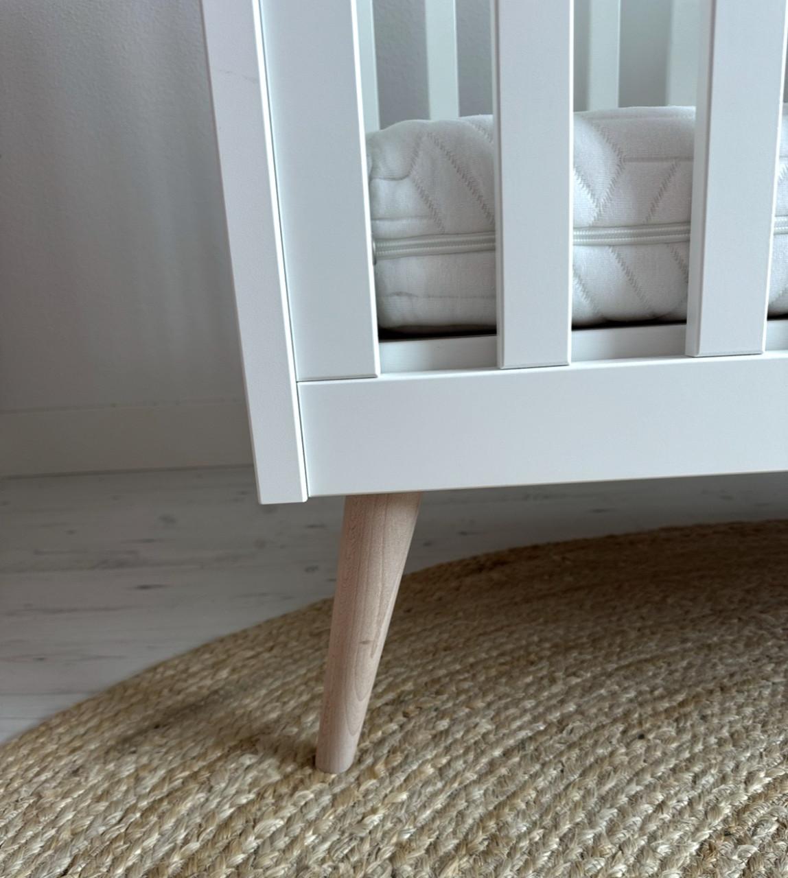 Ledikant en Matras: Europe Baby Sterre.