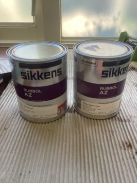 Sikkens rubbol AZ ral 9010 2 x1L samen €70 nieuw.