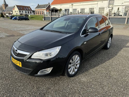Opel Astra sport tourer 1.4 cosmo benzine!