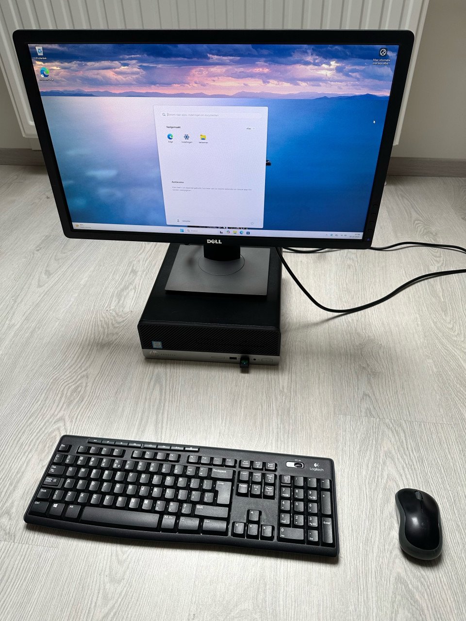 Complete set HP desktop / WINDOWS 11 / Geen koeriersdiensten !!!