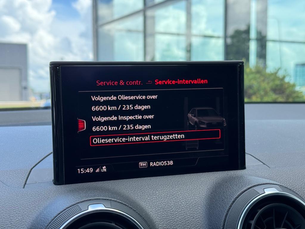 Audi Q2 30 tfsi design * camera * carplay * clima