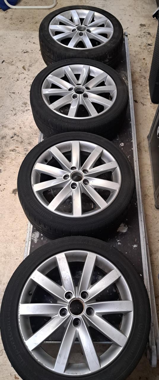 VW velgen 17 inch (4 met band, 1 in doos)