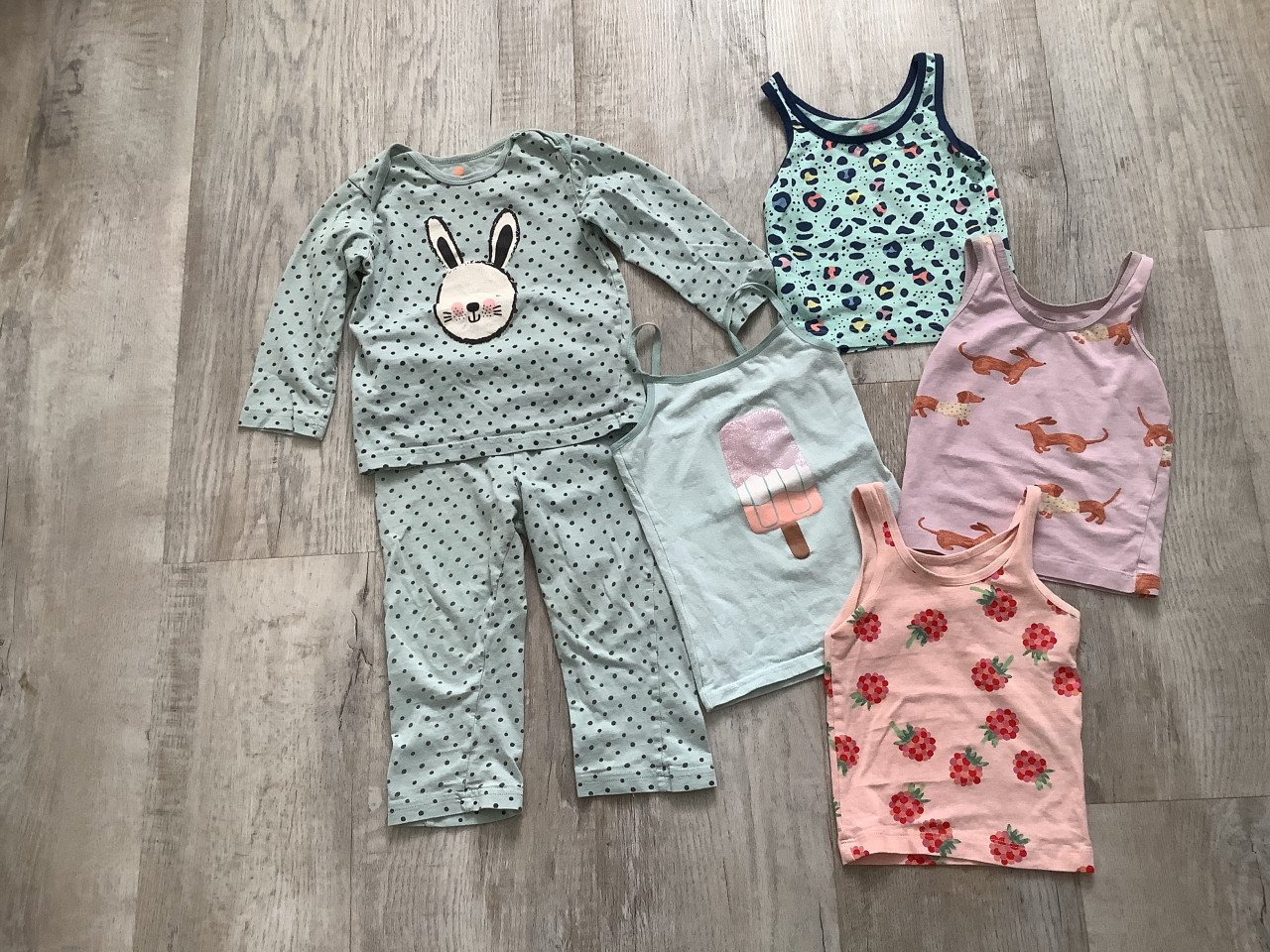 Meisjes Zomer Kledingpakket - Maat 92  - 52 stuks + 9 stuks