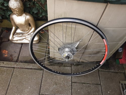 28 inch shimano voorwiel, naafdynamo, rollerbrake rem