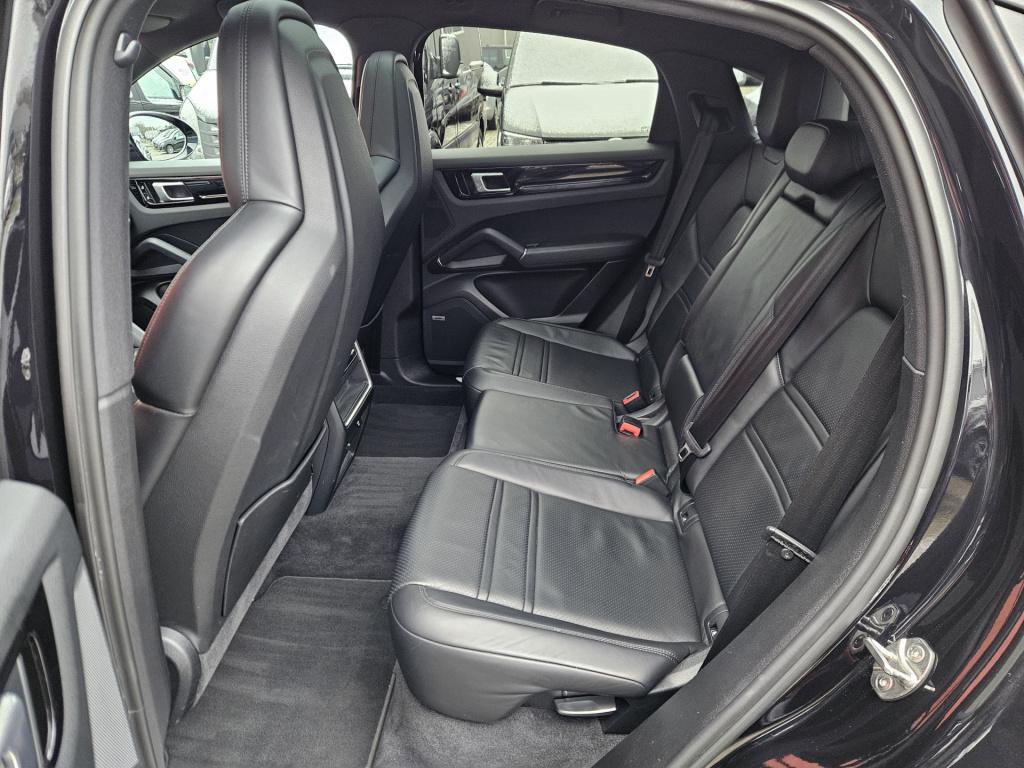 Porsche Cayenne coupé 3.0 e-hybrid | sport chrono | pano | nl-auto
