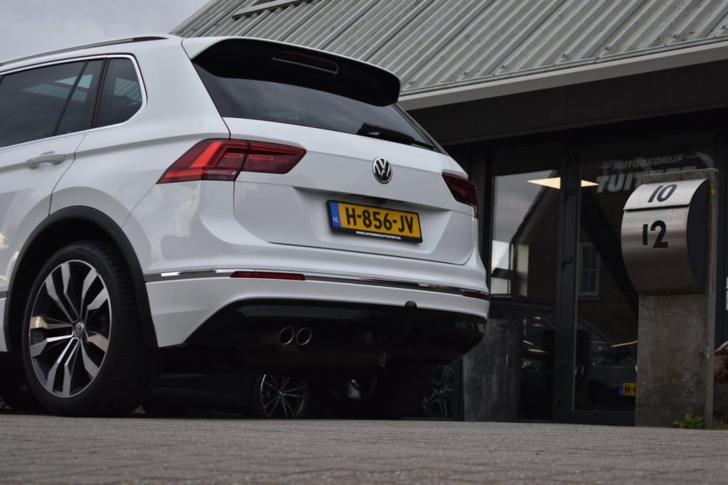 Volkswagen Tiguan 1.5 tsi act highline r-line | trekhaak | camera | dynaudi