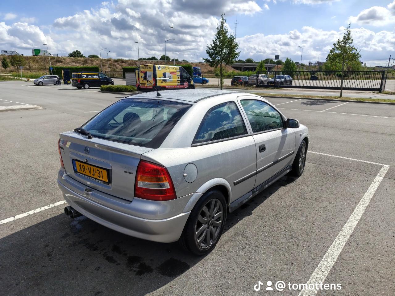 Opel astra g 1.8 sport
