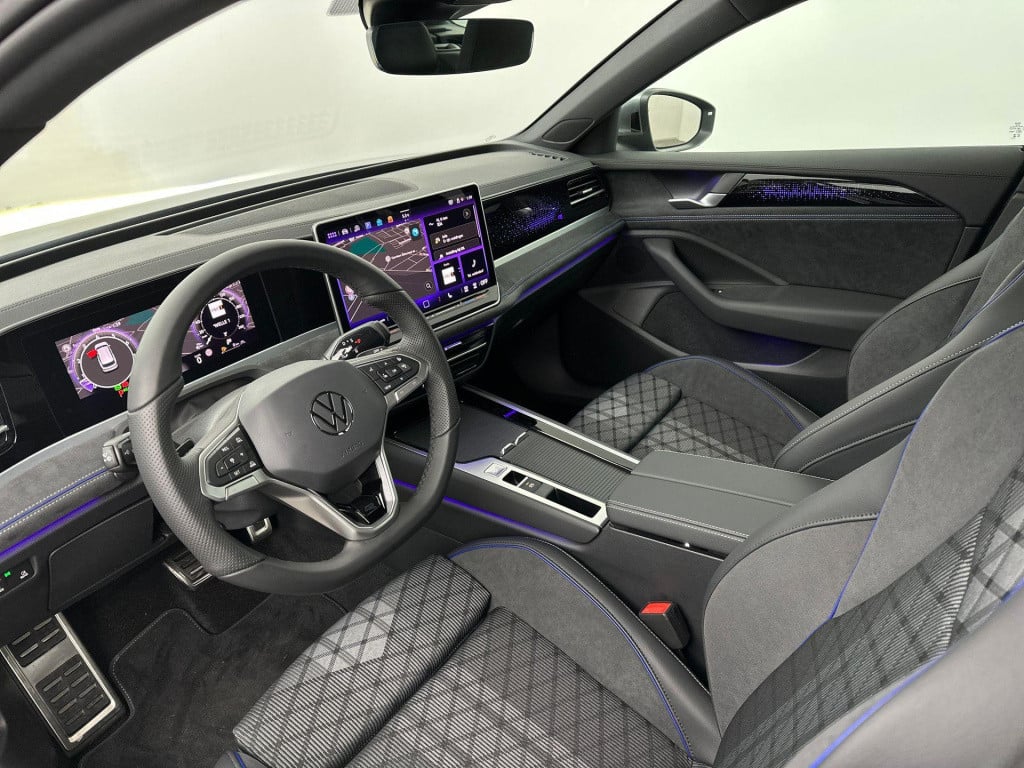 Volkswagen Passat r-line business variant (9) 1.5 110 kw / 150 pk e volkswa