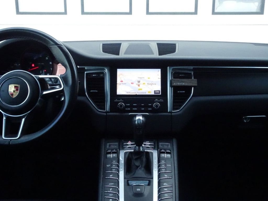 Porsche Macan 2.0 sport design | 21" | pano | pasm | dealer ond.