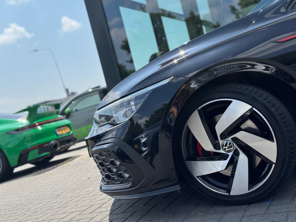 Volkswagen Golf 2.0 tsi gti * camera * stoel + stuur verwarming * carplay