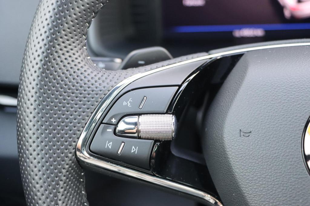 Skoda Karoq 1.5 tsi sportline business 150pk dsg7