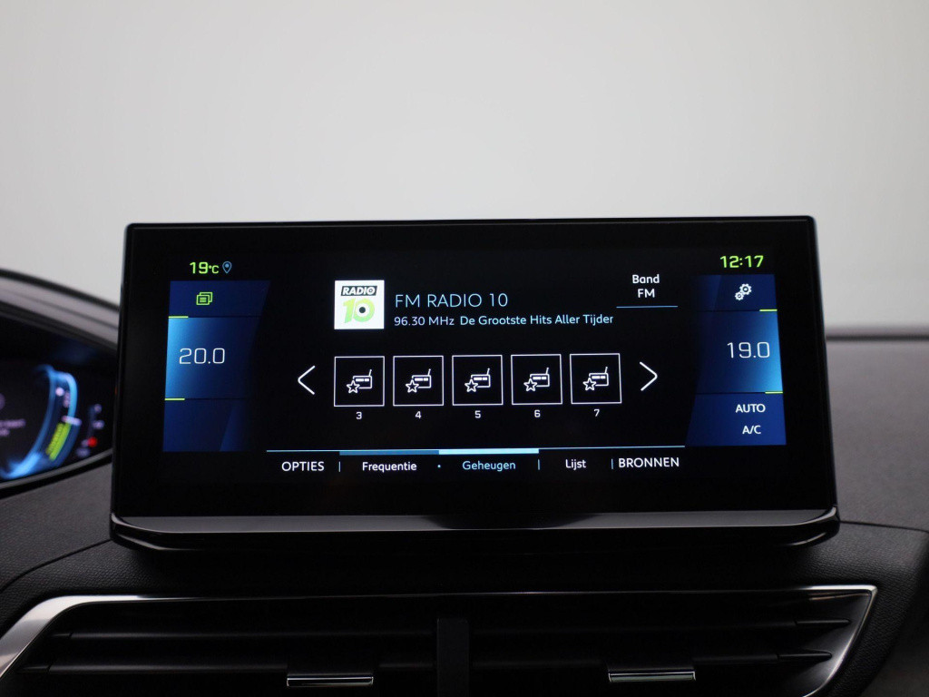 Peugeot 3008 1.6 hybrid 225 blue lease gt | panoramadak | leder | trekhaak 