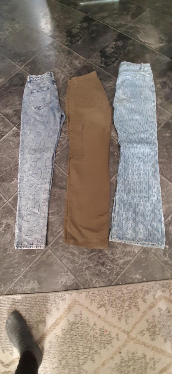 Pakket jonge dameskledimg