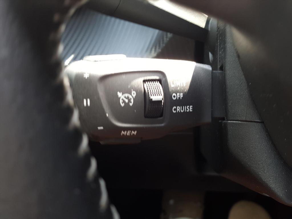 Peugeot 208 allure 1.2 pt-100pk navigatie | 3d-cockpit | apple carplay&andr