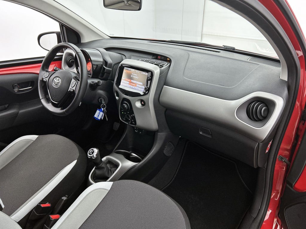 Toyota Aygo 1.0 vvt-i x-play | camera | bluetooth | airco