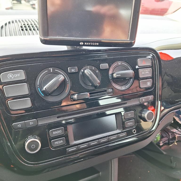 Volkswagen UP! 1.0 move up! bluem.