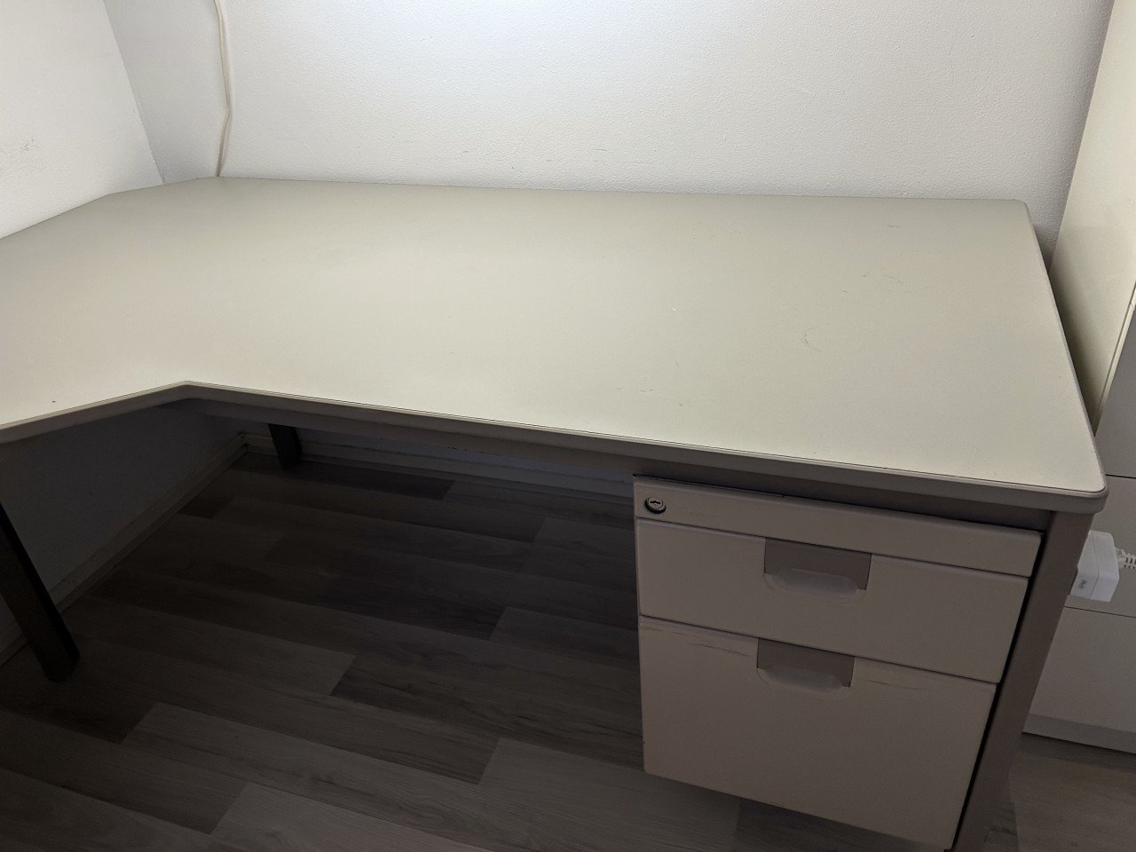 Te koop hoekbureau