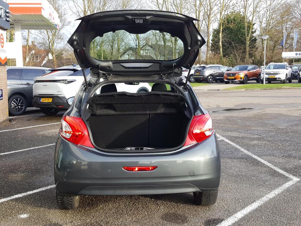 Peugeot 208 envy 1.2 vti 82pk 5d navigatie | cruise & climate control | par