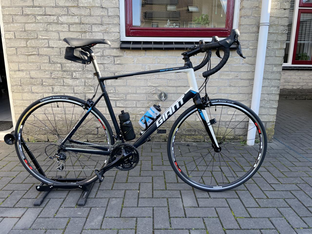 Te koop: Giant Defy (z.g.a.n.).