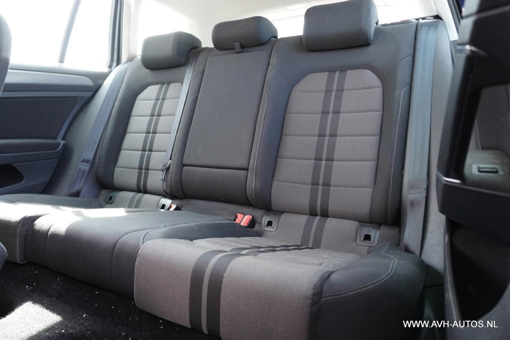 Volkswagen Golf variant 1.0 tsi business edition connected