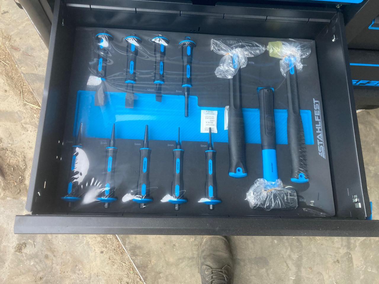 Gevulde gereedschapswagen Stahlfest