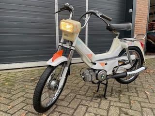 Unieke puch maxi in de orginele staat /lak 11000km bieden