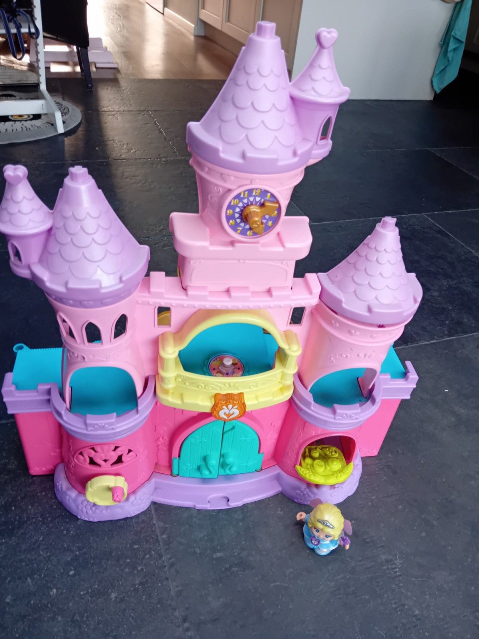 Speelgoed kasteel met 1 geluid poppetje