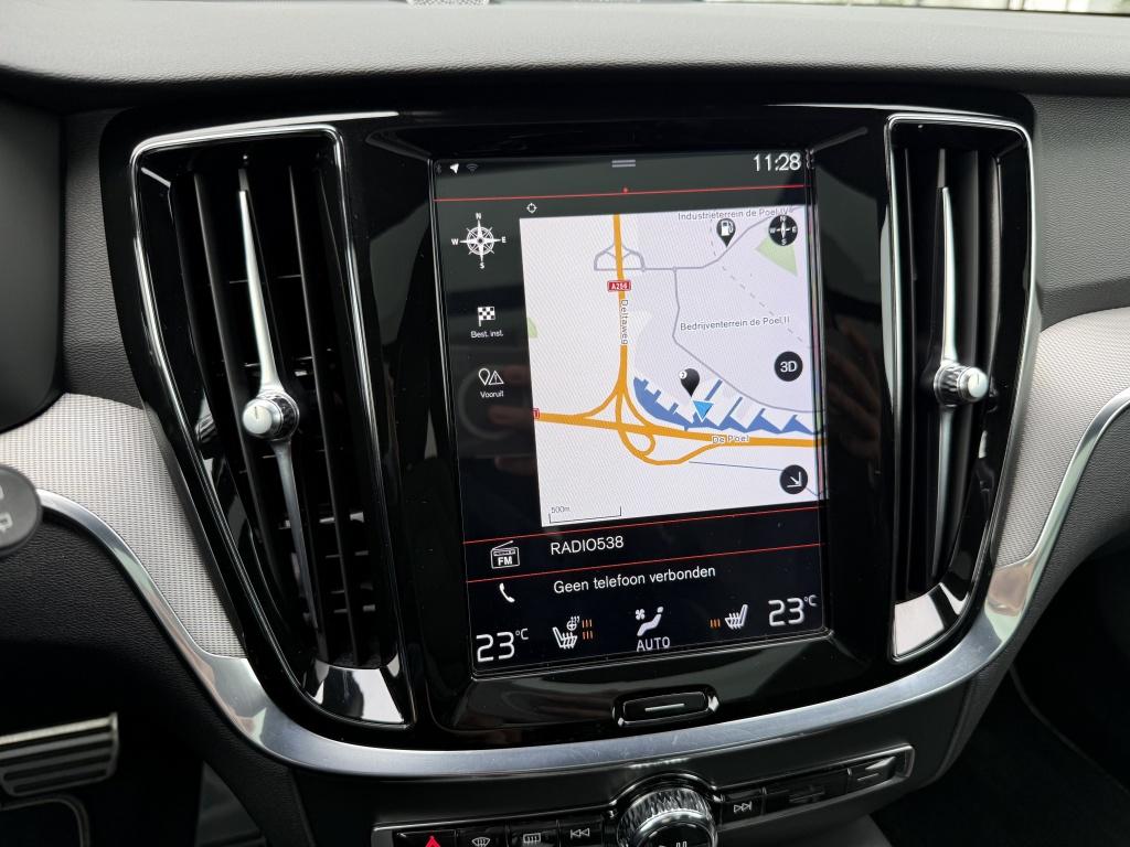 Volvo V60 t6 340pk recharge r-design| panodak| b&w sound| adap.cruise| tre