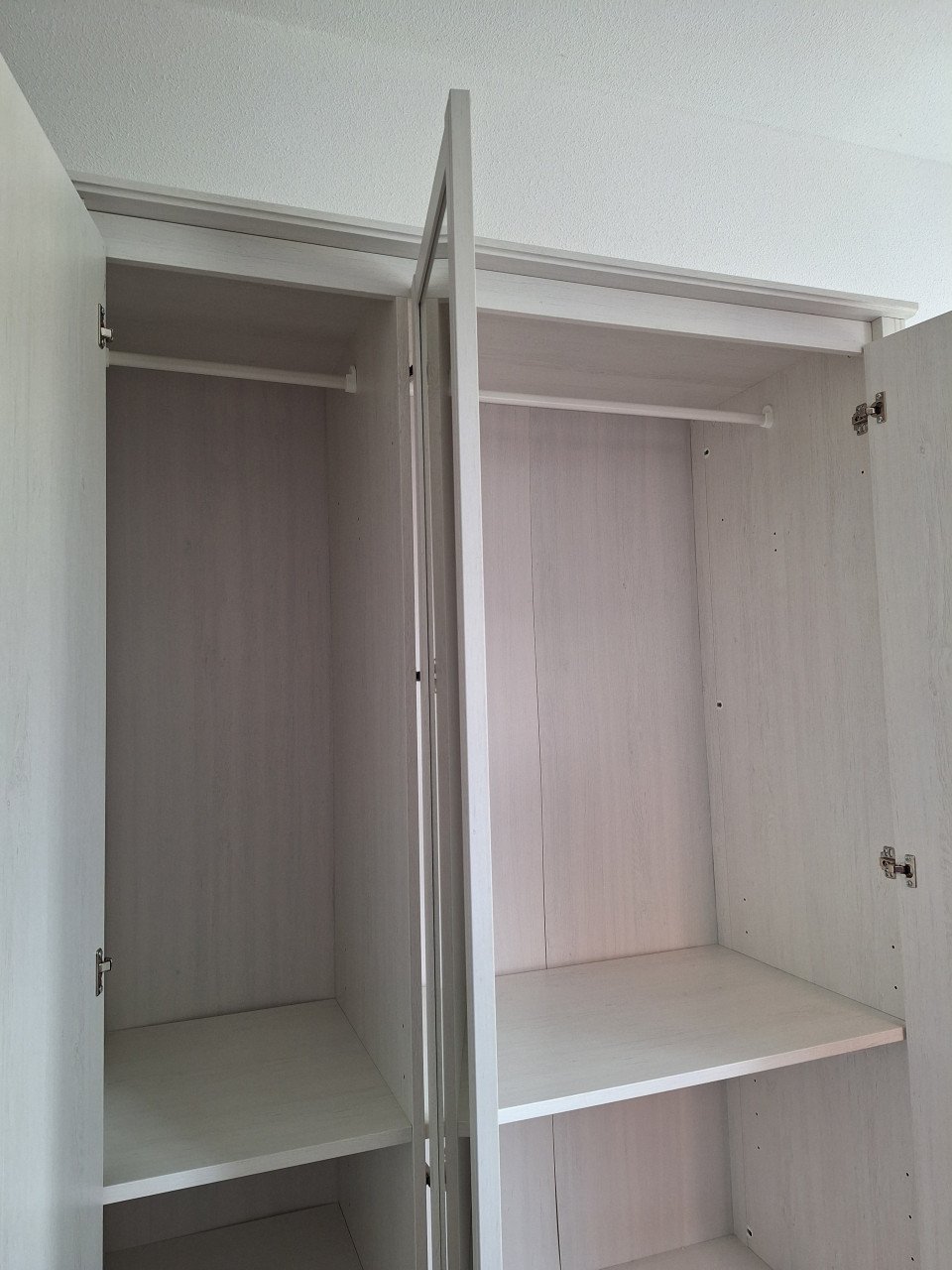 Ikea 3 deurs kledingkast